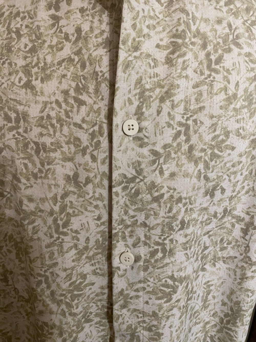 Lululemon Short-Sleeve Button-Up Shirt in Green Print - Picture 2 of 2